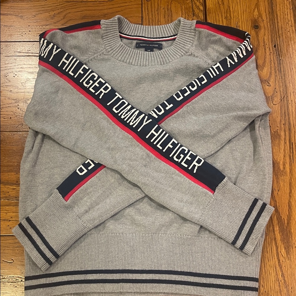 Tommy Hilfiger Gray Pullover sweater with Red and Blue logo Stripes size S